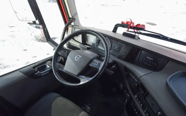 VOLVO FH500 / FULL ADR / HYDRAULIKA / EURO 6 / ACC / LEDY / ALUFELGI / FULL SPOILERY / SERWISOWANY / SPROWADZONY 