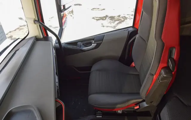 VOLVO FH500 / FULL ADR / HYDRAULIKA / EURO 6 / ACC / LEDY / ALUFELGI / FULL SPOILERY / SERWISOWANY / SPROWADZONY 