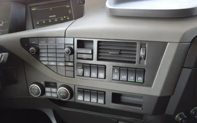 VOLVO FH500 / FULL ADR / HYDRAULIKA / EURO 6 / ACC / LEDY / ALUFELGI / FULL SPOILERY / SERWISOWANY / SPROWADZONY 