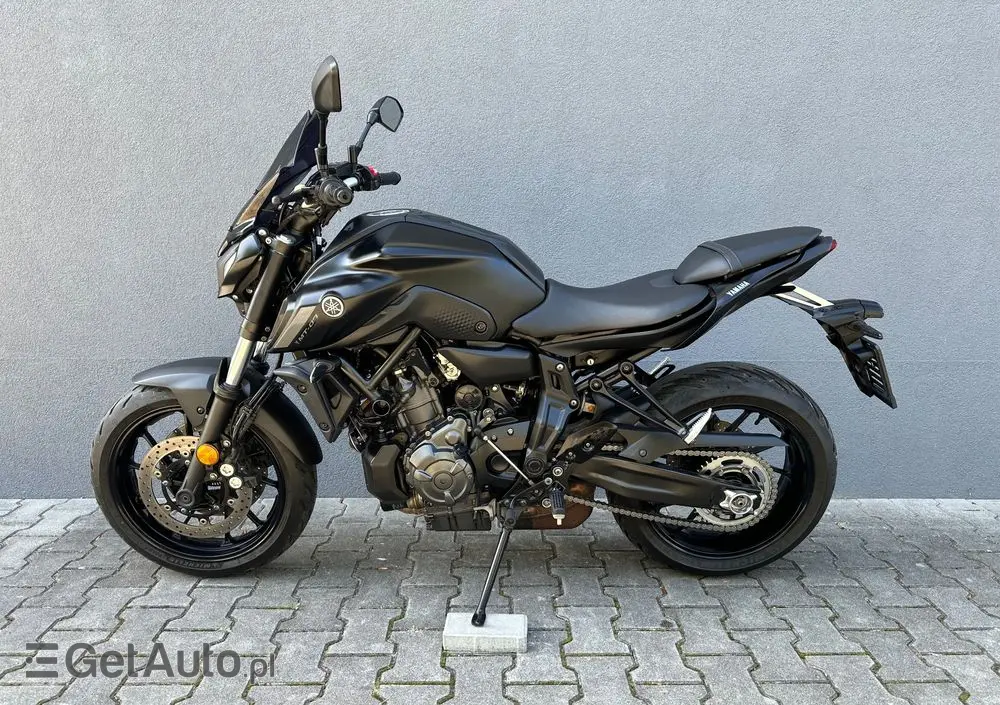 YAMAHA MT 