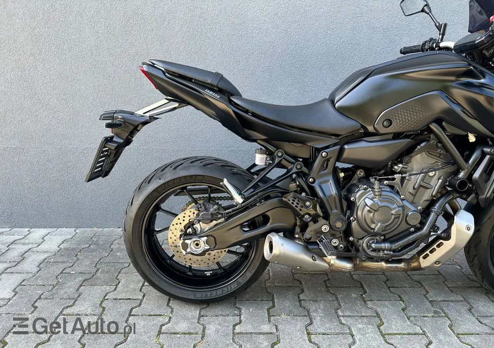 YAMAHA MT 