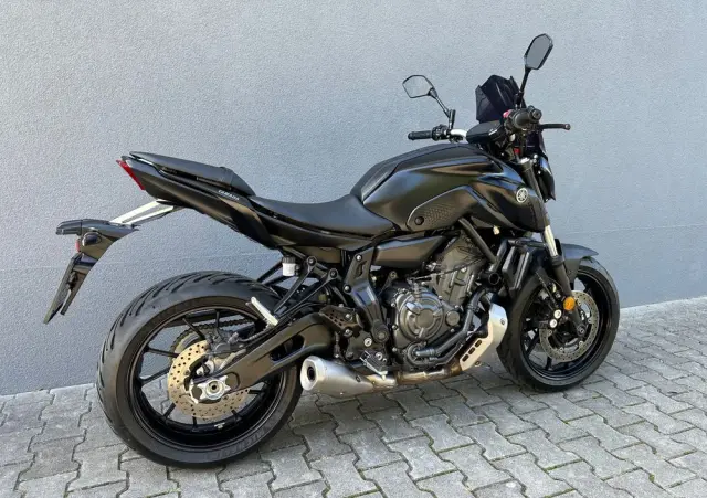 YAMAHA MT 