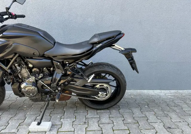 YAMAHA MT 