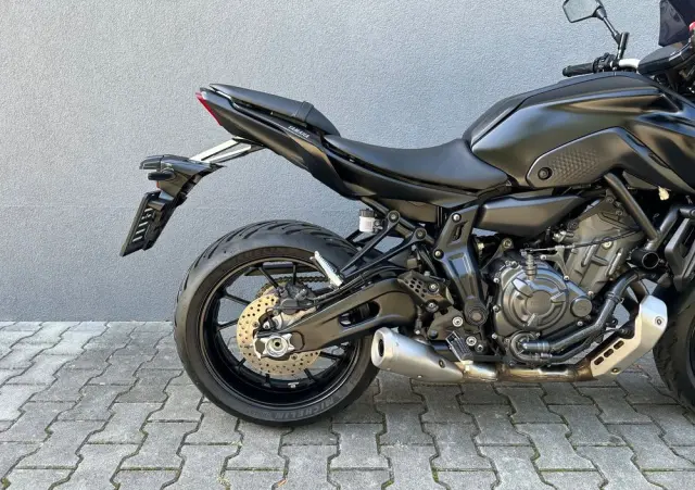 YAMAHA MT 