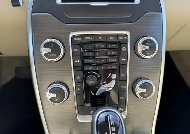 VOLVO S80 D4 Drive-E Momentum
