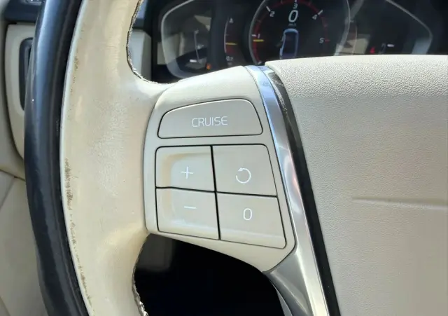 VOLVO S80 D4 Drive-E Momentum