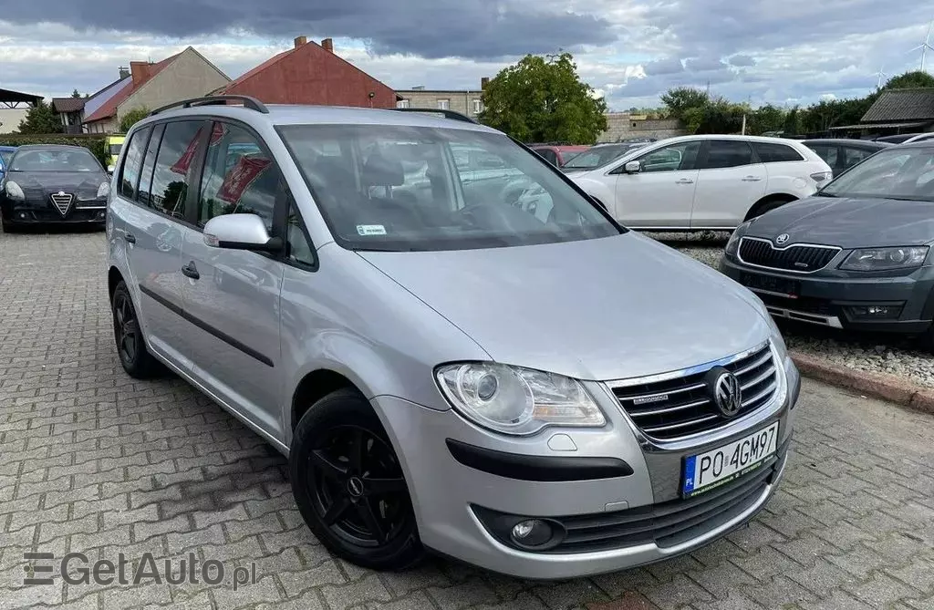 VOLKSWAGEN Touran 