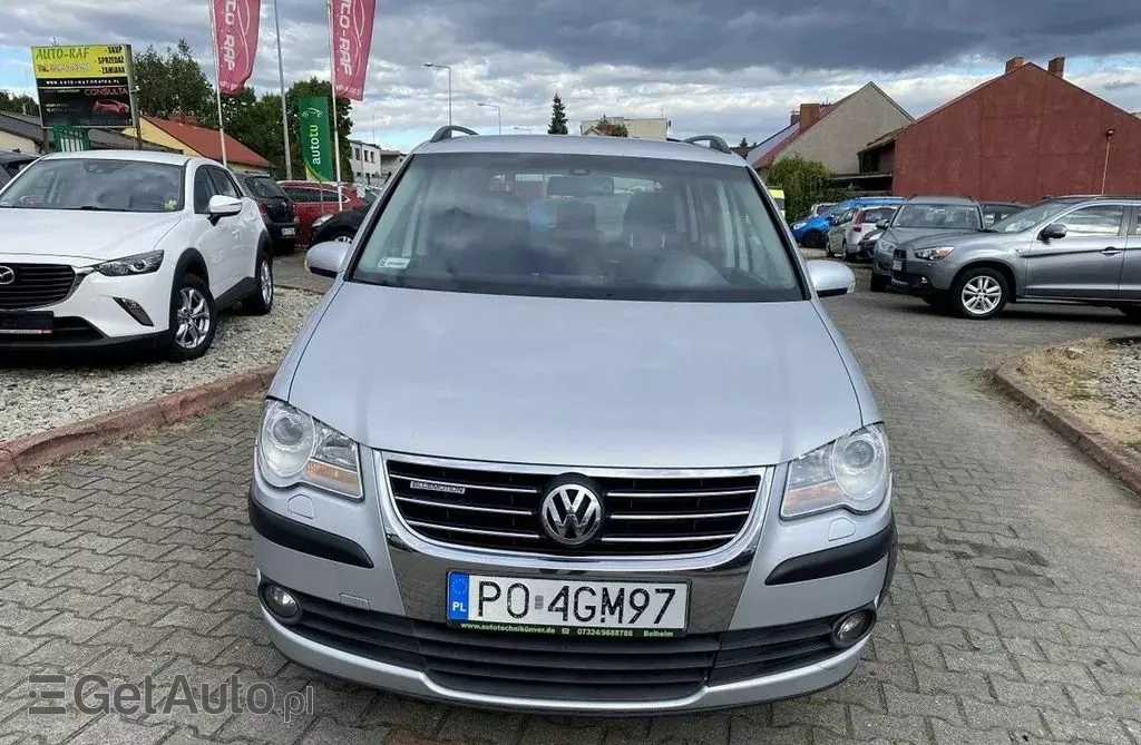 VOLKSWAGEN Touran 