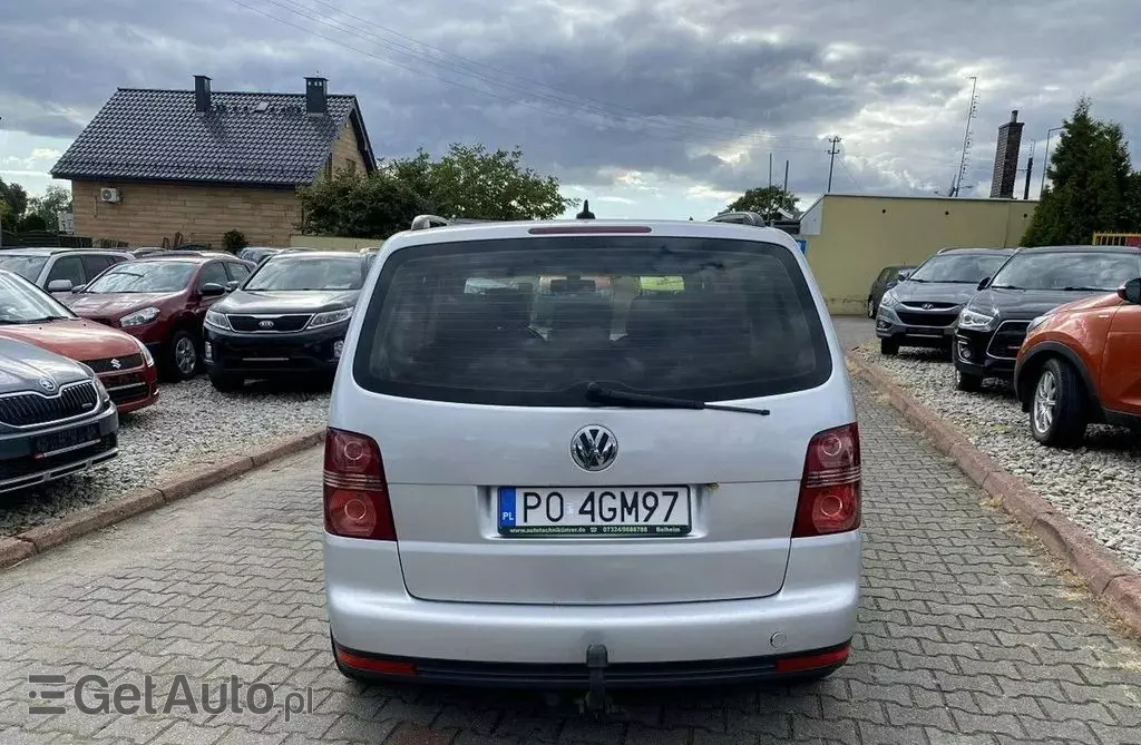 VOLKSWAGEN Touran 