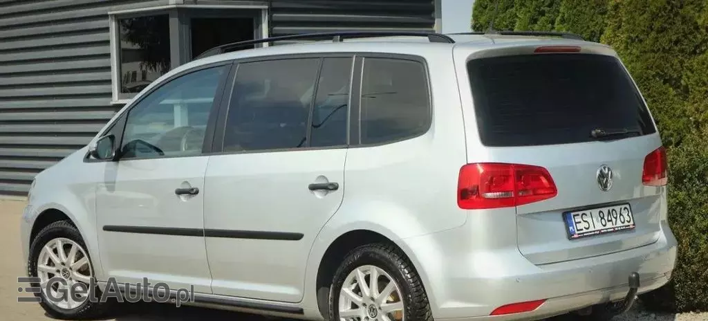 VOLKSWAGEN Touran 
