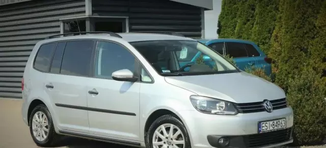 VOLKSWAGEN Touran 