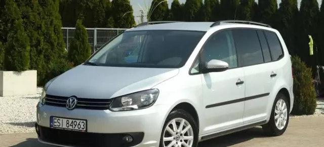 VOLKSWAGEN Touran 