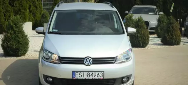 VOLKSWAGEN Touran 