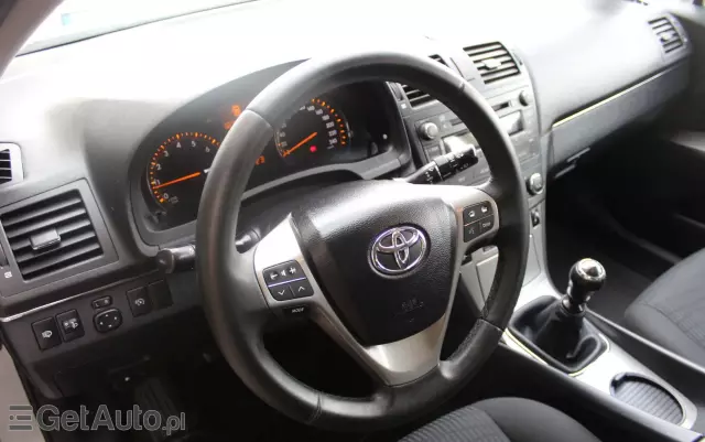 TOYOTA Avensis 