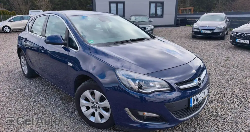 OPEL Astra 1.6 Design Edition