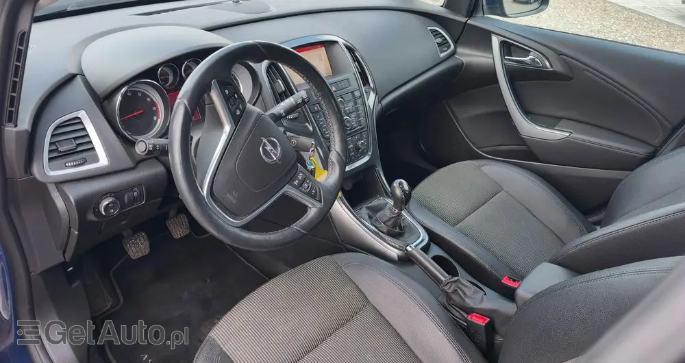 OPEL Astra 1.6 Design Edition