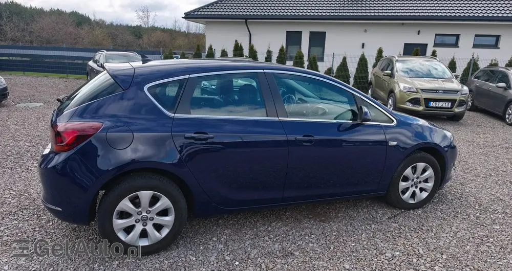OPEL Astra 1.6 Design Edition