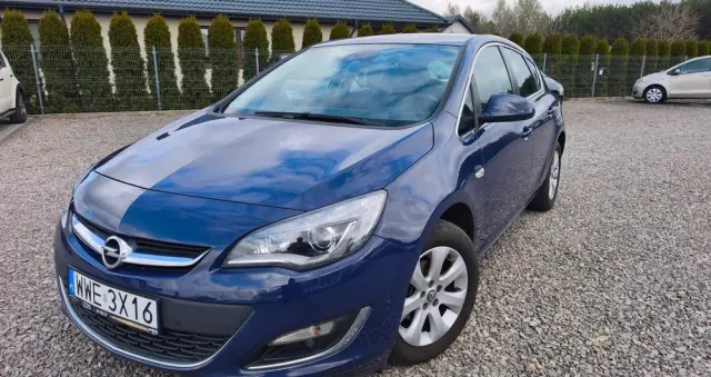 OPEL Astra 1.6 Design Edition