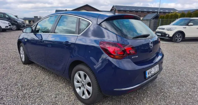 OPEL Astra 1.6 Design Edition