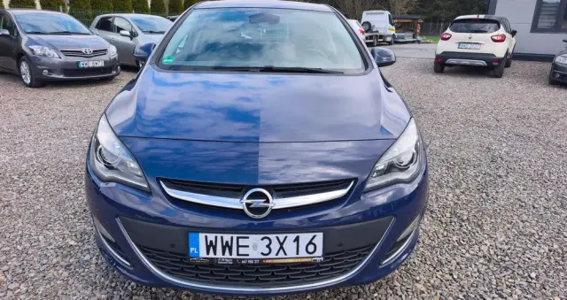 OPEL Astra 1.6 Design Edition