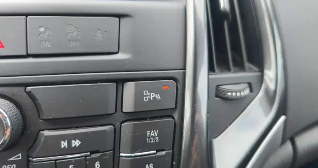 OPEL Astra 1.6 Design Edition