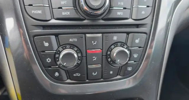 OPEL Astra 1.6 Design Edition