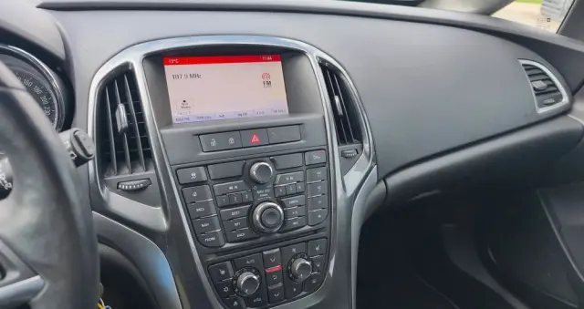 OPEL Astra 1.6 Design Edition