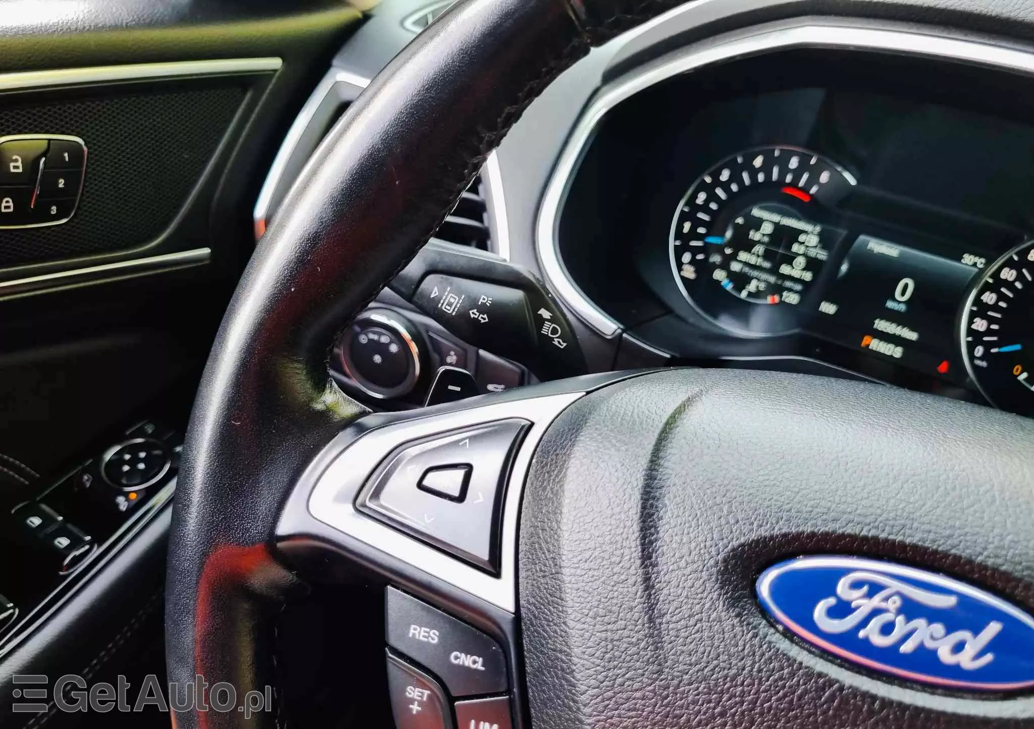 FORD S-Max 2.0 EcoBlue Twin-Turbo Titanium