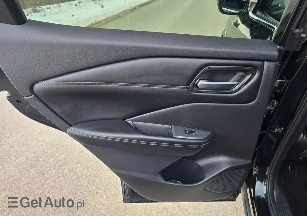 NISSAN Qashqai 1.3 DIG-T N-Connecta DCT