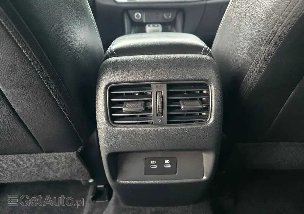 NISSAN Qashqai 1.3 DIG-T N-Connecta DCT