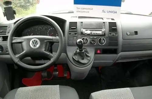VOLKSWAGEN TRANSPORTER 