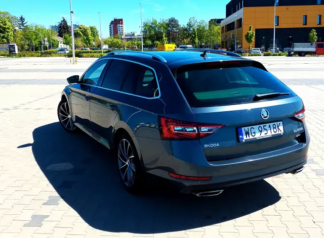 SKODA Superb Laurin & Klement 4x4 DSG