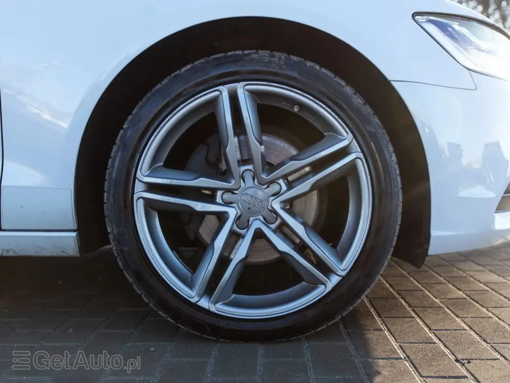 AUDI A6 Avant 2.0 TDI Ultra DPF S tronic