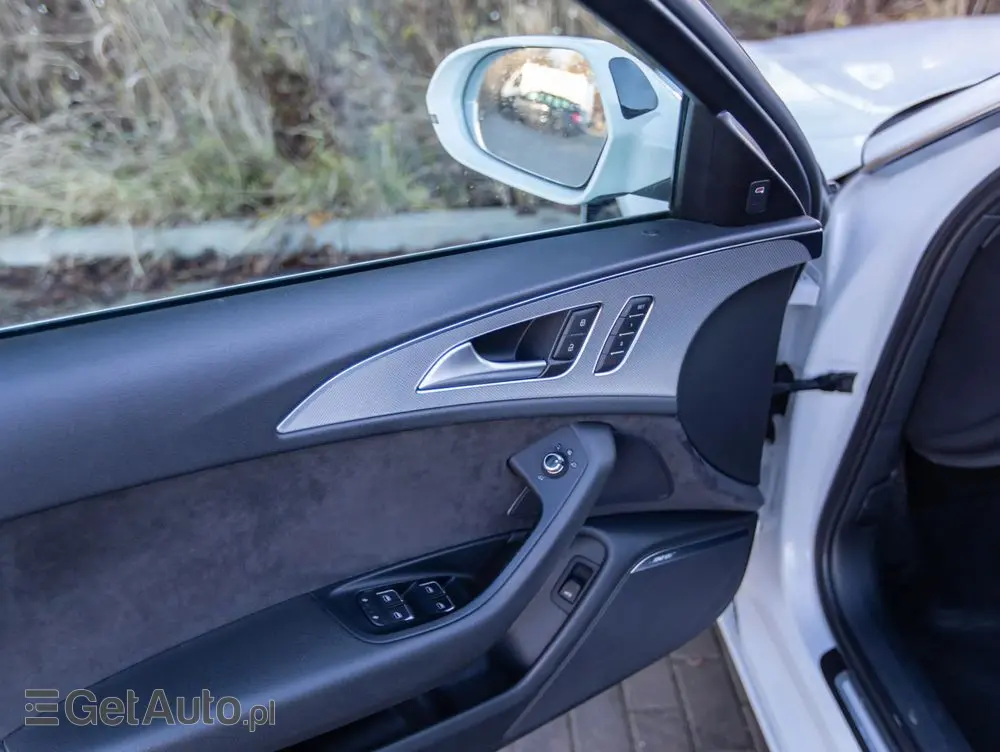 AUDI A6 Avant 2.0 TDI Ultra DPF S tronic