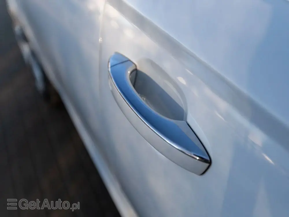 AUDI A6 Avant 2.0 TDI Ultra DPF S tronic