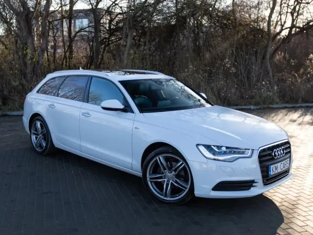 AUDI A6 Avant 2.0 TDI Ultra DPF S tronic