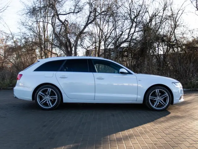 AUDI A6 Avant 2.0 TDI Ultra DPF S tronic