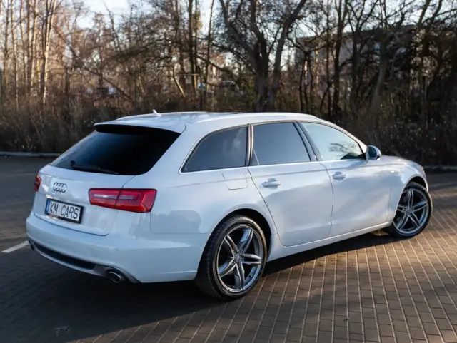 AUDI A6 Avant 2.0 TDI Ultra DPF S tronic