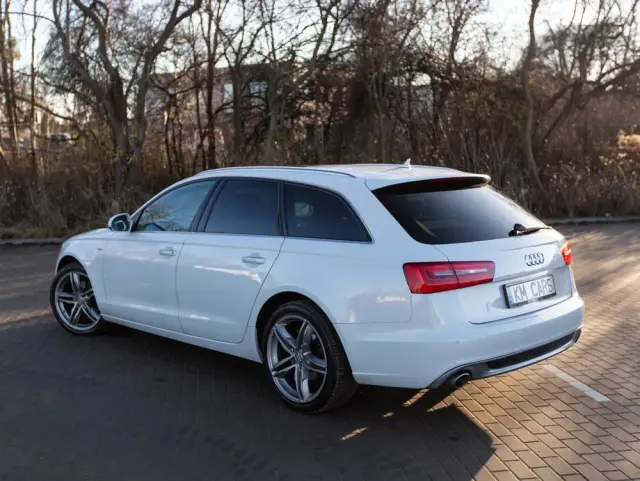 AUDI A6 Avant 2.0 TDI Ultra DPF S tronic