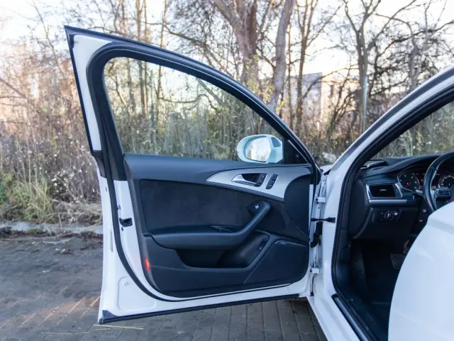 AUDI A6 Avant 2.0 TDI Ultra DPF S tronic