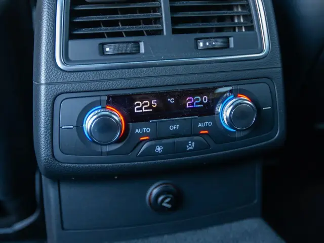 AUDI A6 Avant 2.0 TDI Ultra DPF S tronic