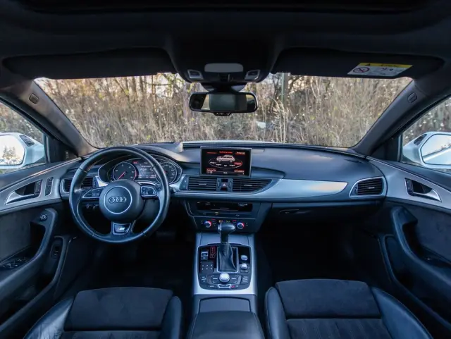 AUDI A6 Avant 2.0 TDI Ultra DPF S tronic