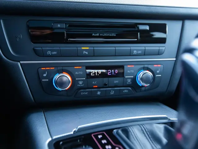 AUDI A6 Avant 2.0 TDI Ultra DPF S tronic