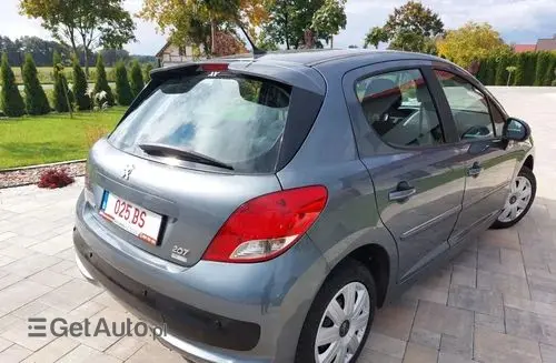 PEUGEOT 207 