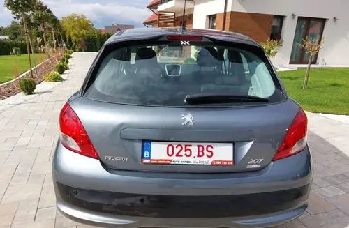 PEUGEOT 207 