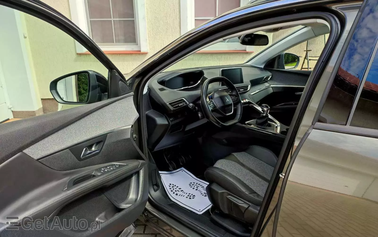 PEUGEOT 3008 PureTech 130 Stop & Start Allure