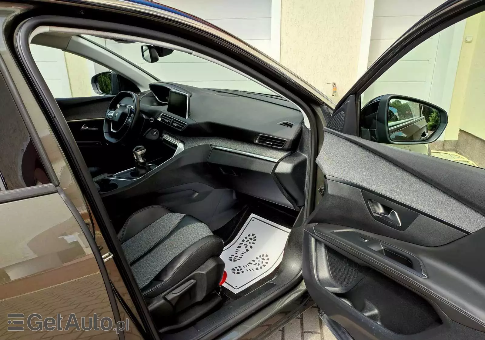 PEUGEOT 3008 PureTech 130 Stop & Start Allure