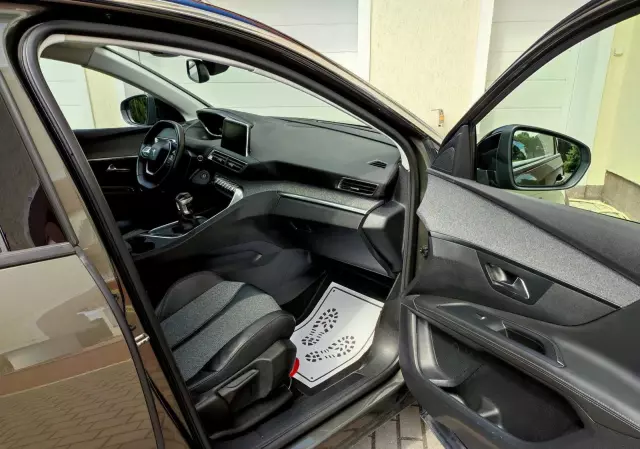 PEUGEOT 3008 PureTech 130 Stop & Start Allure