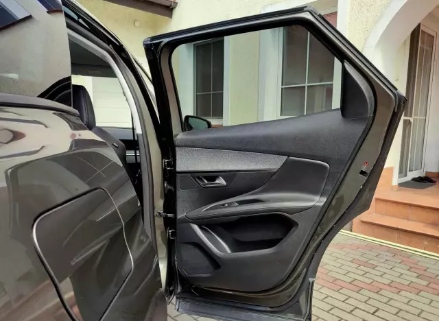 PEUGEOT 3008 PureTech 130 Stop & Start Allure