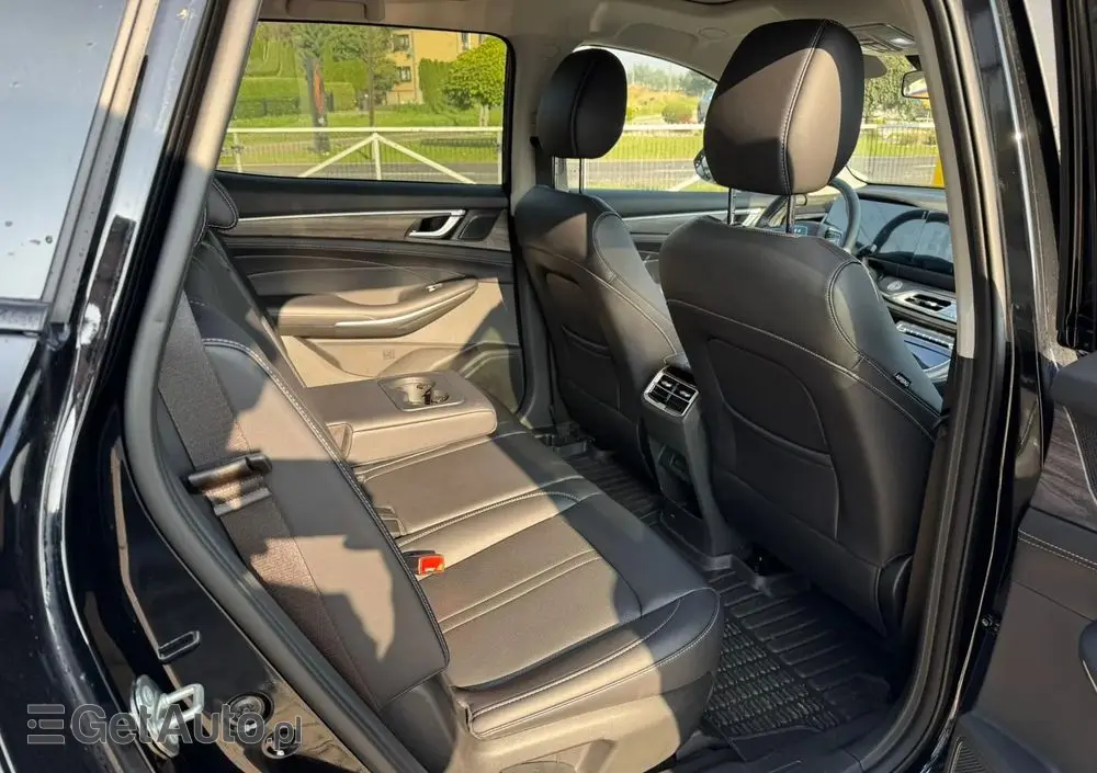 DFSK E5 1.5 PHEV Prestige E-CVT